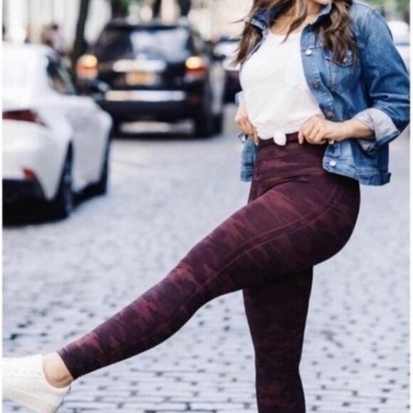 Spanx Look at Me Now high waist seamless camouflage leggings in wine size medium - Picture 5 of 15